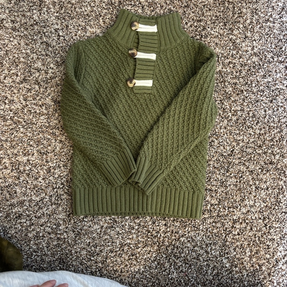 Cozy Olive Green Turtleneck Sweater with Button Accents - Picture 4 of 4